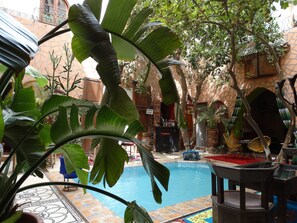 Pool - Typical and lovely Riad in the heart of Marrakech 11 Rooms 28 people 

 (Marrakech)