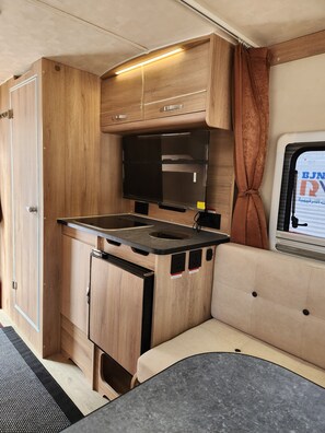 Family Mobile Home - AlAshkhara Caravans (BJNCO RVS) (Al Ashkharah)