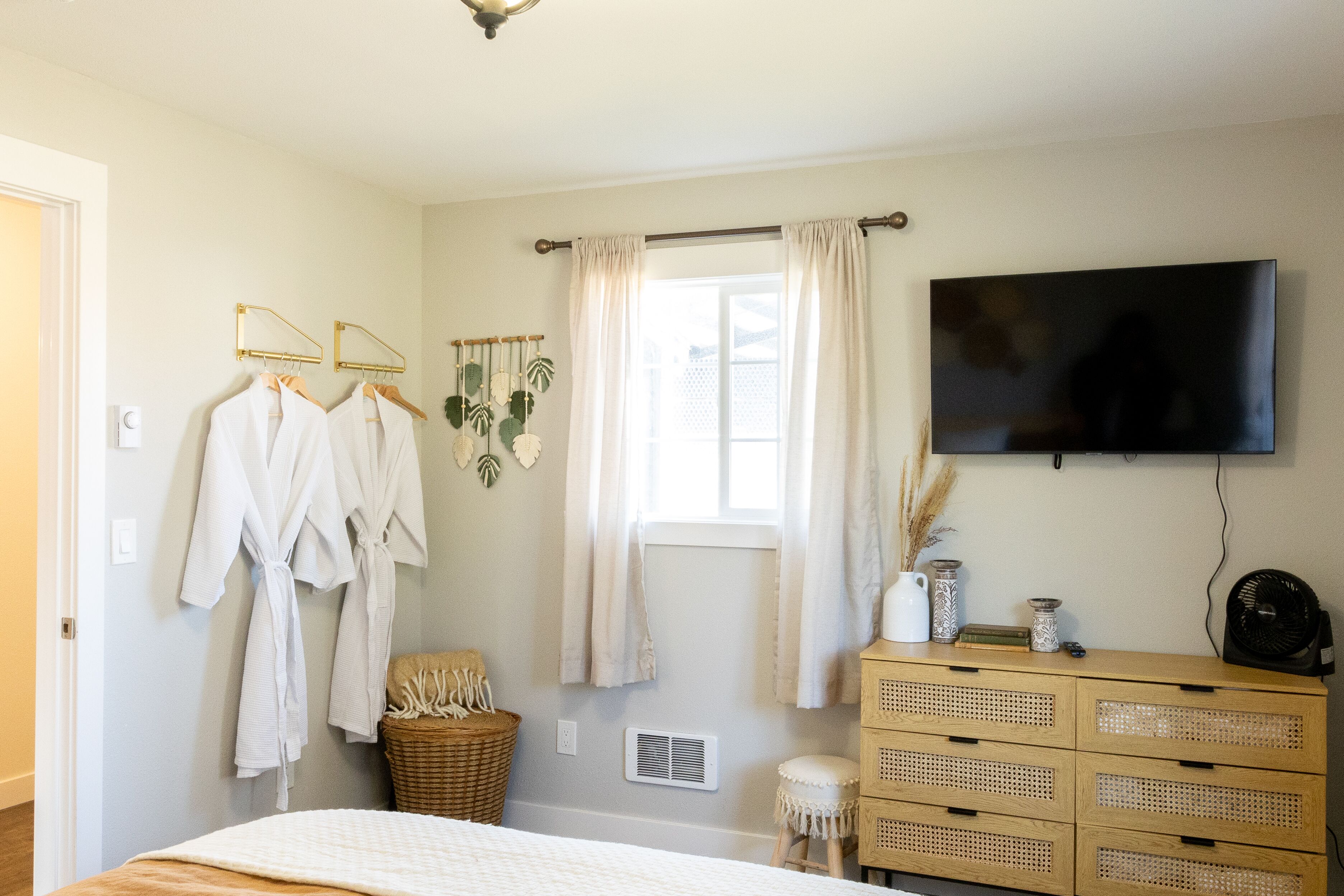 2 bedrooms, WiFi, bed sheets