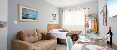 Free WiFi, bed sheets