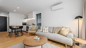 TV, fireplace, offices