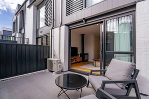 Interior - Alps and Lake Retreat Wanaka (Albert Town)
