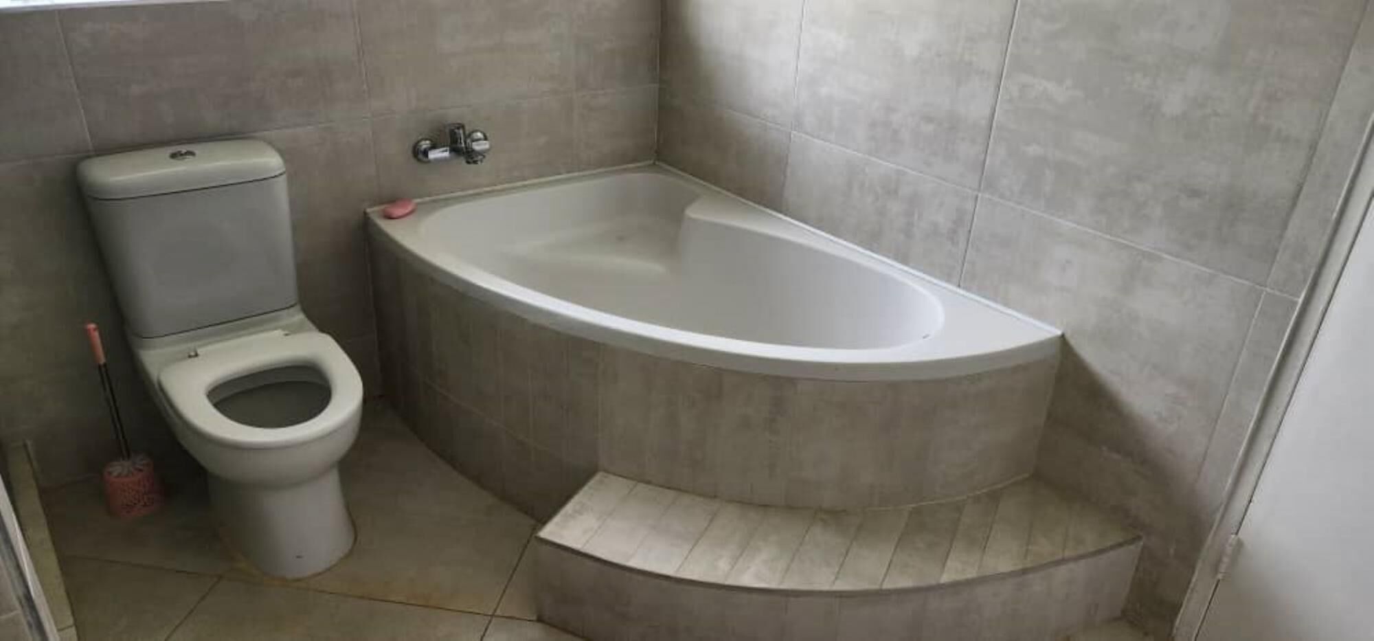House | 3 bilik tidur 