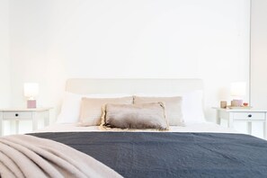 3 chambres, fer et planche à repasser, Wi-Fi, draps fournis