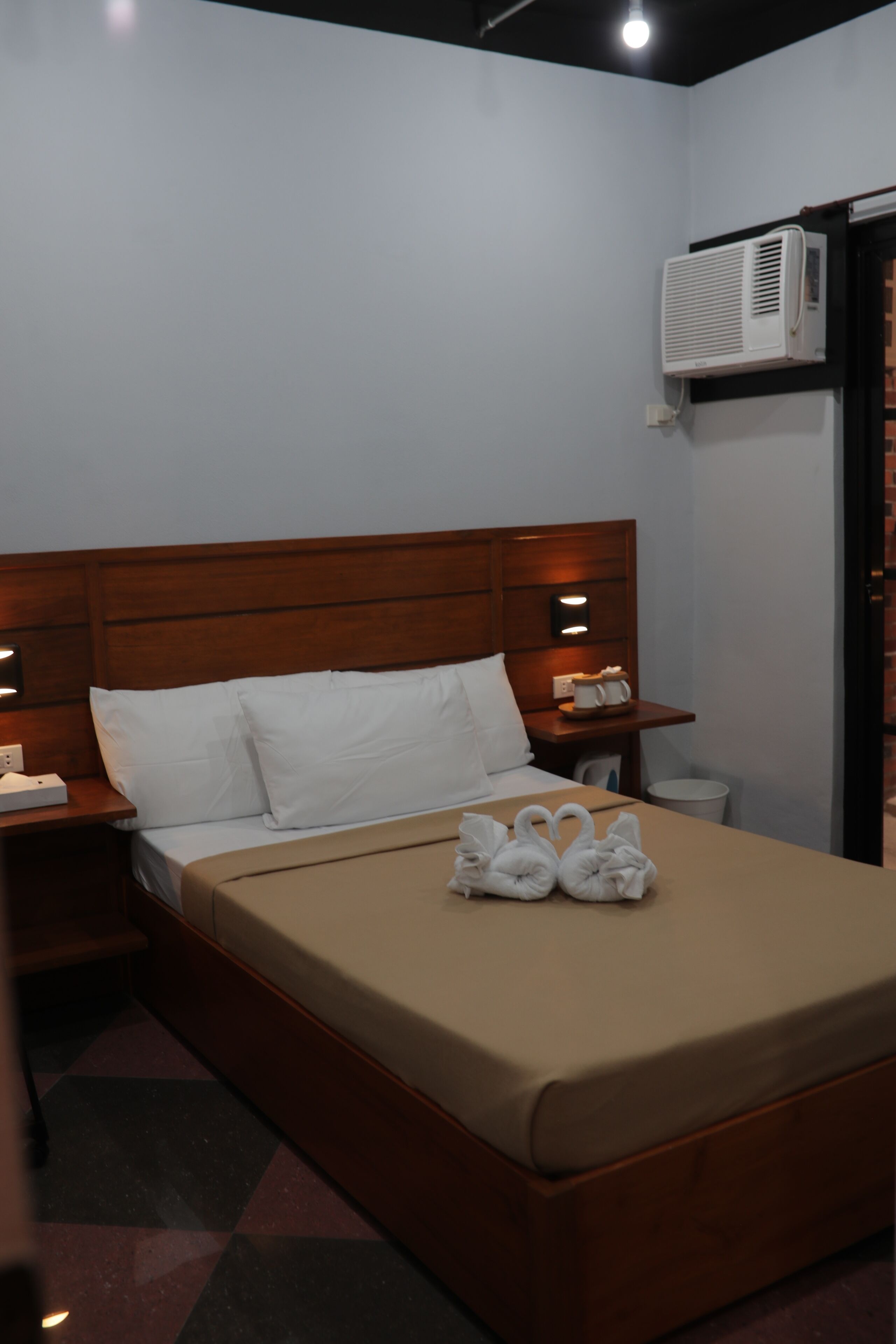 Standard Double Room | Free WiFi, bed sheets