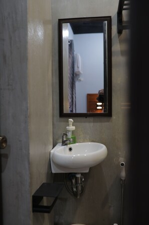 Standard Double Room | Bathroom