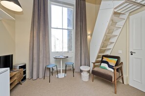Apartment | Internet - Mezzanine Apartment Near Regent s Park (London)