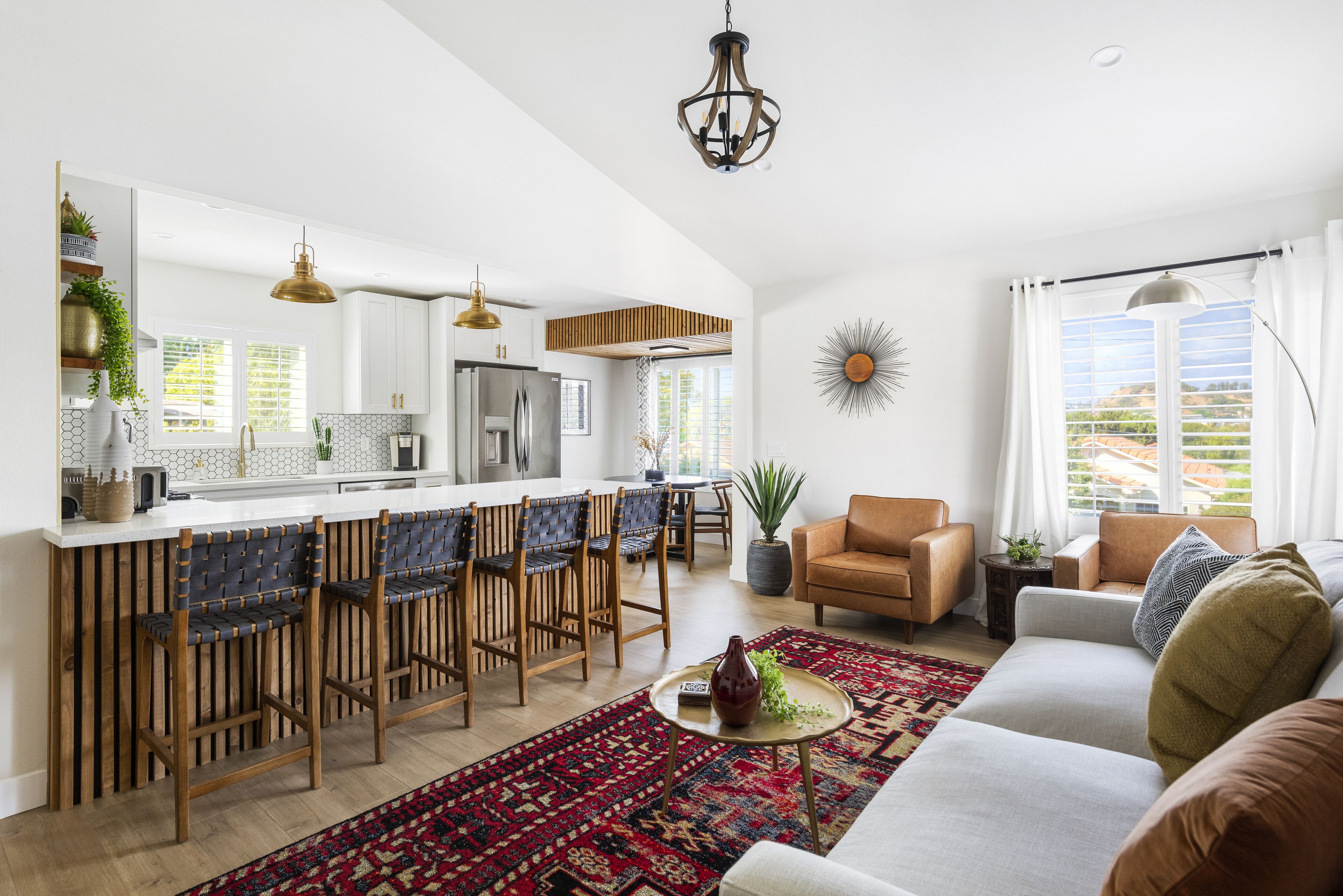 Spacious 3BR Hillside House w/ Views
