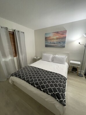 1 habitación, escritorio, tabla de planchar con plancha y wifi gratis 