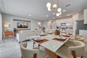 House | 5 bedrooms - Luxury 5 Bedroom Home 10 Minutes From Disney (Kissimmee)