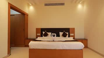 Suite | 1 bedroom, Egyptian cotton sheets, premium bedding, desk