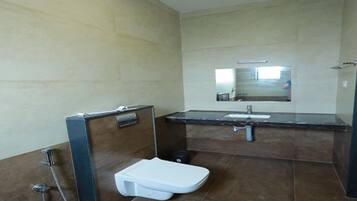 Standard Room | Bathroom | Shower, rainfall showerhead, towels