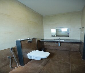 Standardzimmer | Badezimmer | Dusche, Regendusche, Handtücher