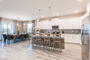 6 bedrooms - Chic Luxury Haven - Unforgettable Retreat (Kissimmee)