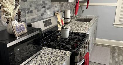 Spacious 3 Bedroom 1 Bathroom Apartment 5 minutes to Seton Hall University