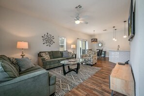 House - Remodeled Gem - Comfort and Location (Kissimmee)