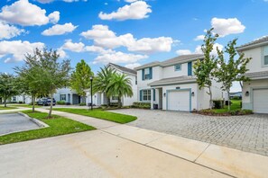 House | 5 bedrooms - Luxury Storey Lake Retreat - Spacious Disney-near (Kissimmee)