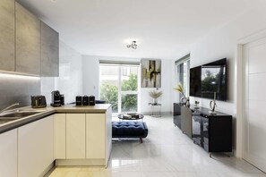 Interior - White Elegant Tranquility, Park Side Life (London)