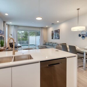 Villa | 4 bedrooms - Spacious New Modern Retreat (Clermont)