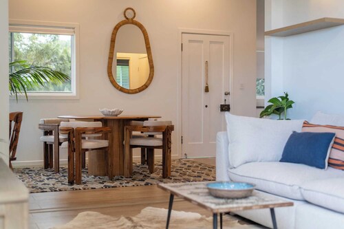 Sunset Cottage - Pet Friendly- Oceanstays