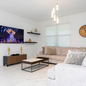 House - Super Nice and Spacious 9bdr Home (Davenport)