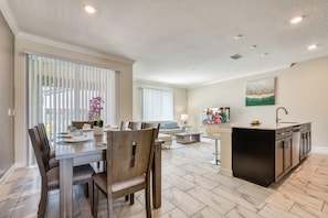 House | 4 bedrooms - Tranquil Retreat - Serene Getaway (Davenport)