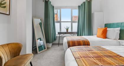 Heathcoat Apartment with Courtyard