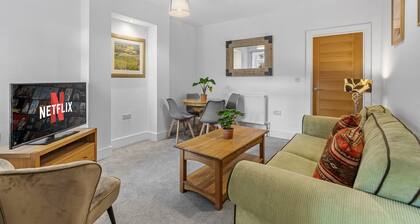Heathcoat Apartment with Courtyard