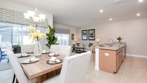 House | 4 bedrooms - Spacious Cozy Comfort in Every Corner (Kissimmee)
