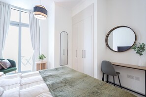 Apartment | 1 bedroom, Internet - Elite LUX Holiday Homes - Serene Golf View Living 1 BHK in Damac Hills Dubai (Dubai)