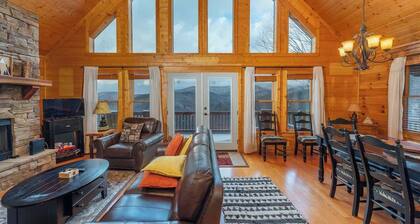 2 Deck Views | Pool Table | Hot Tub | Spacious