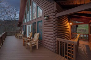 Terrace/patio - 2 Deck Views | Pool Table | Hot Tub | Spacious (Mars Hill)