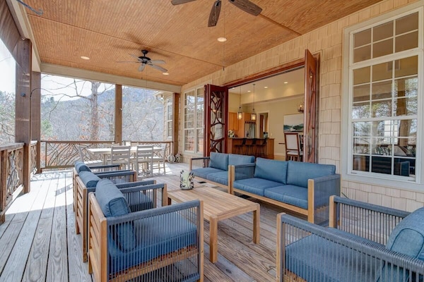 Stephen said: "Wonderful getaway, far enough away from everyone to feel private but close to the amenities of the resort. Game room was a hit with the kids, as was the stellar fire pit and hot tub setup Kitchen was well stocked well enough to prepare meals. The beds were comfortable and both patios were great for coffee, cocktails, or a book."