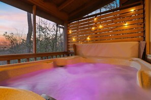 Indoor spa tub