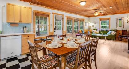 The Willow Tree Bungalow ~ Backyard ~ Office