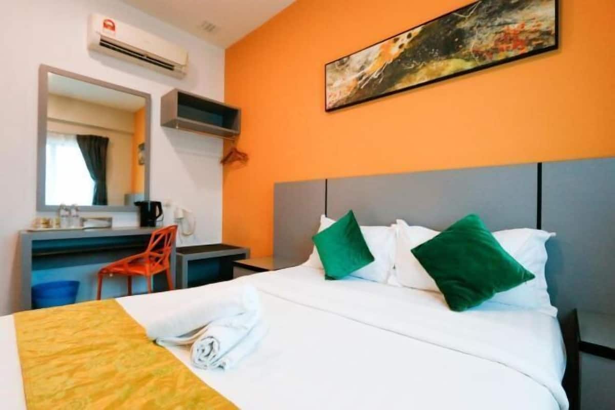 2 bedrooms, desk, free WiFi, bed sheets
