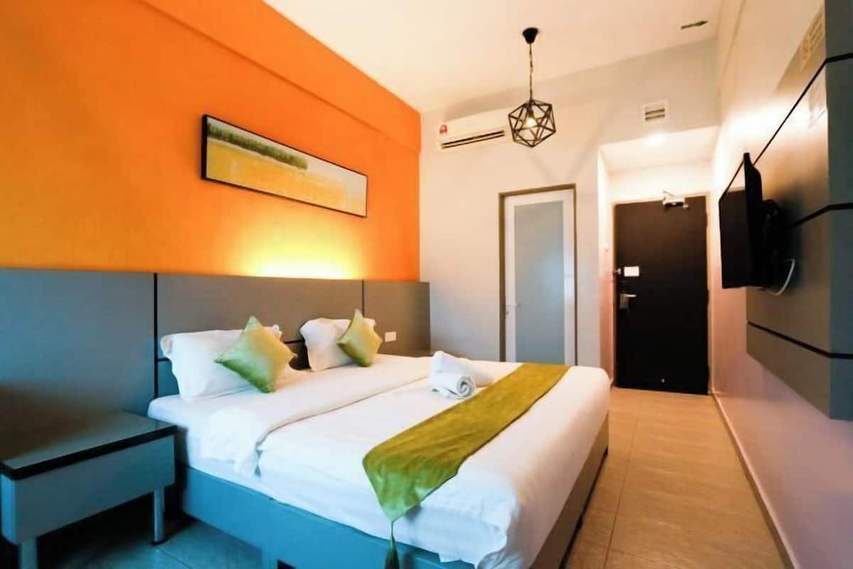 2 bedrooms, desk, free WiFi, bed sheets