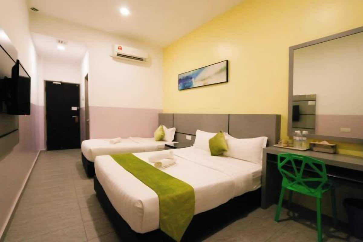 2 bedrooms, desk, free WiFi, bed sheets
