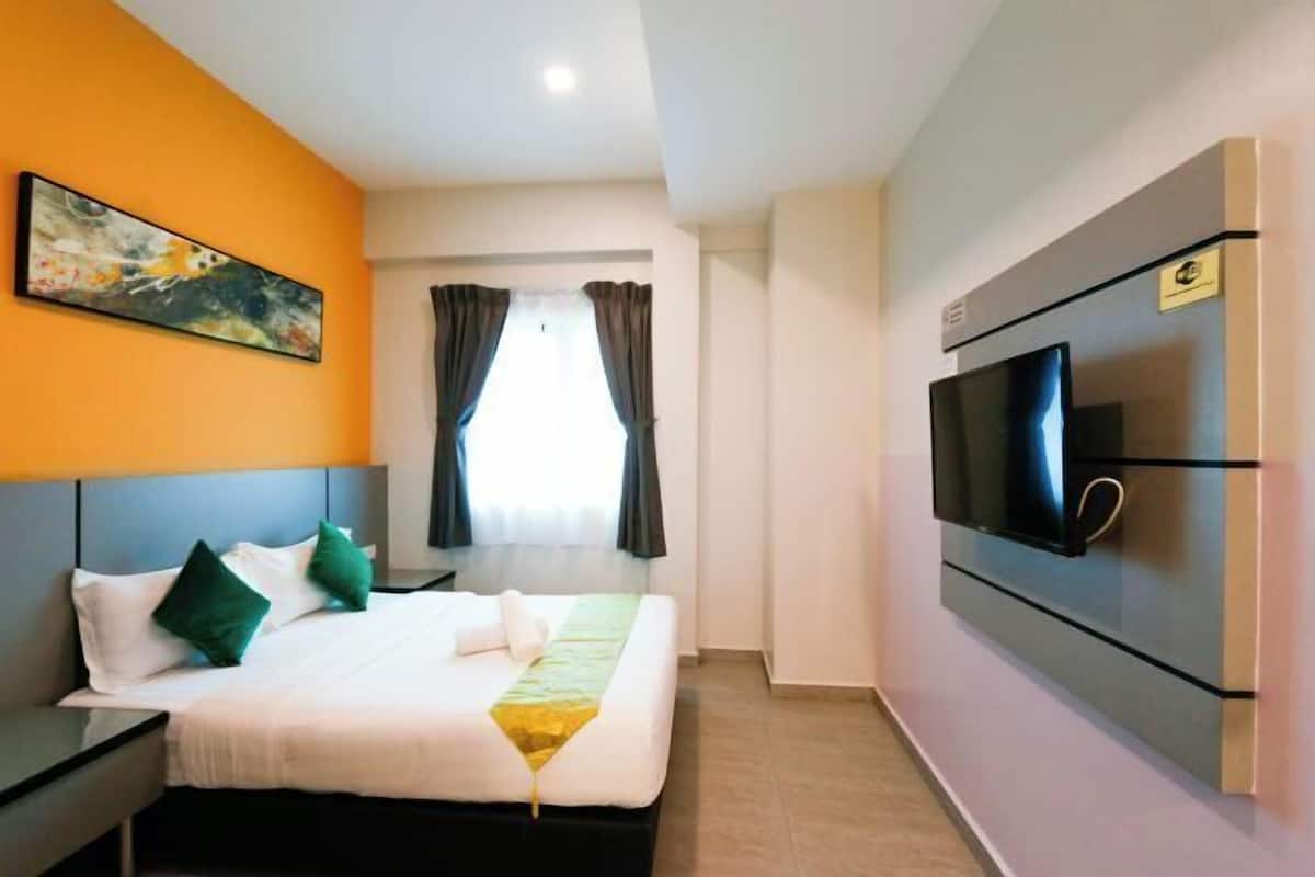 2 bedrooms, desk, free WiFi, bed sheets