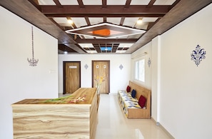 Lobby - Nandi Hills Resort Hotel (Devanahalli)