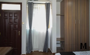 Blackout drapes, soundproofing, free WiFi - Olmak Beach Resort (Kendu Bay)