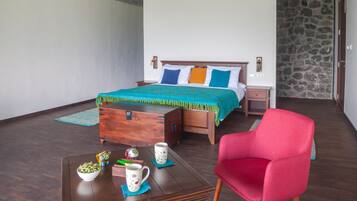 2 habitaciones, caja de seguridad en la habitación y escritorio