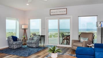 Townhome, Multiple Beds (Sea La Vie) | Living area