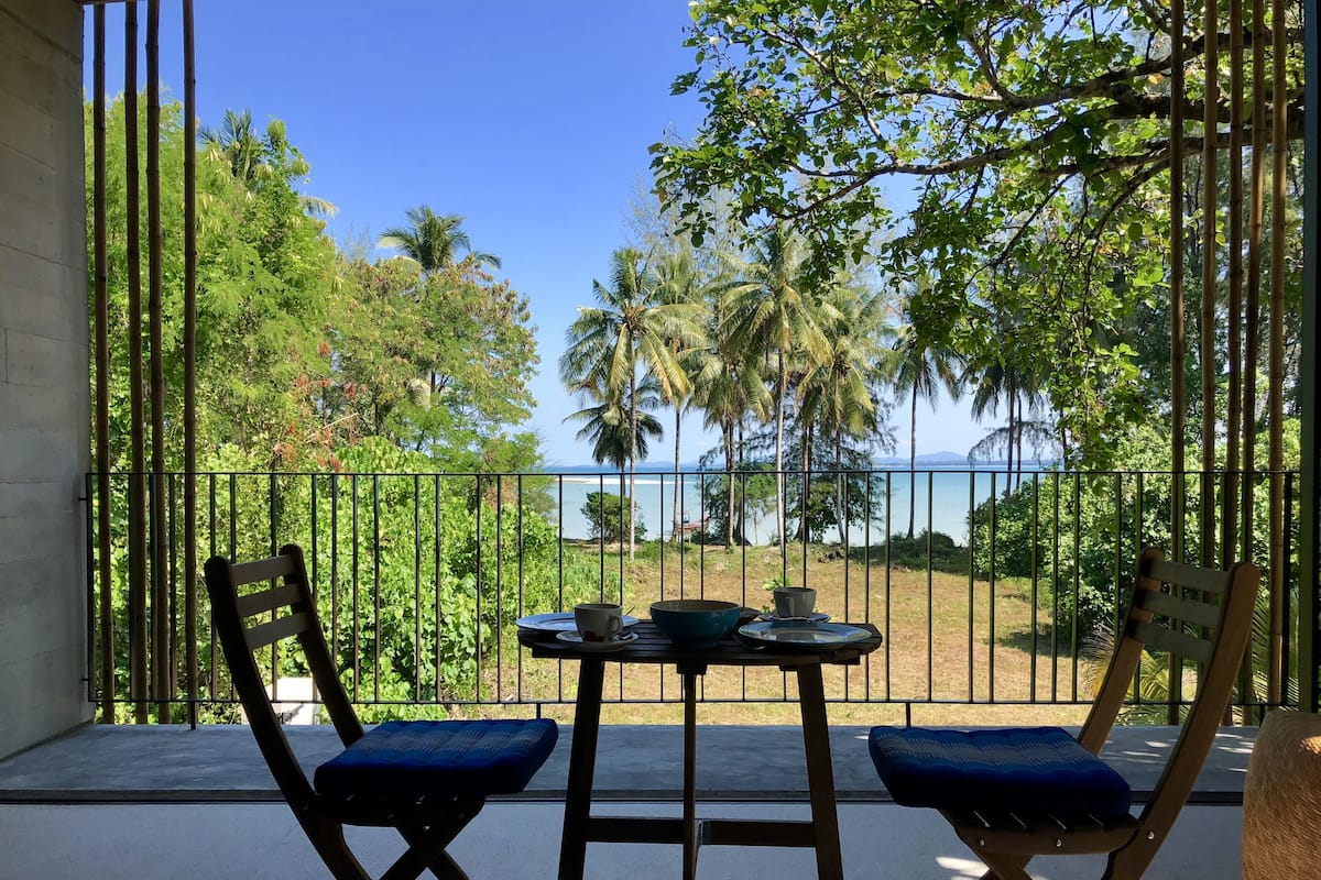Panoramic Suite | Living area | MP3 dock