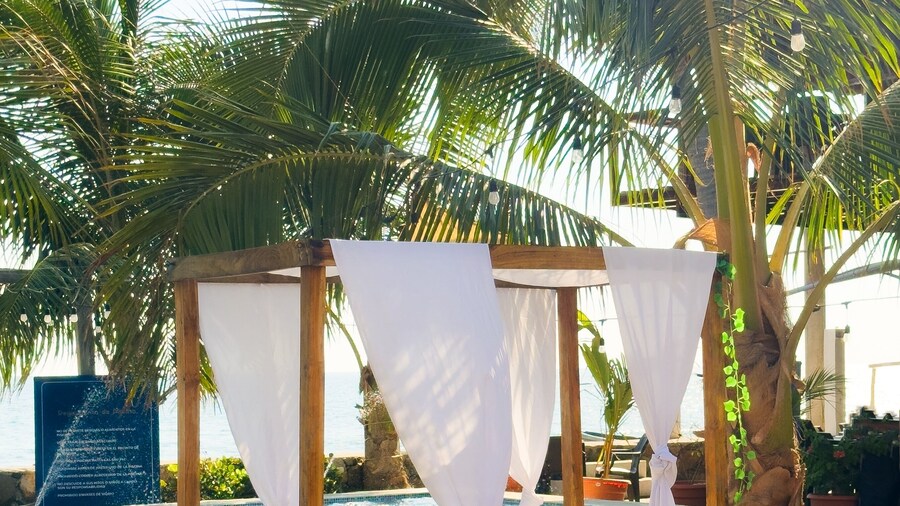 YALI Hotel & Resort