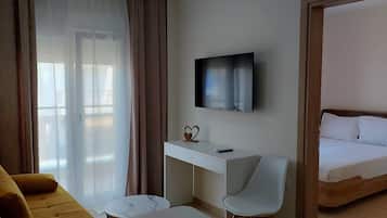 1 bedroom, premium bedding, memory-foam beds, in-room safe