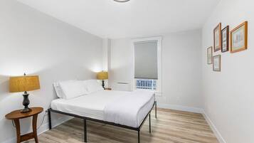 1 habitación, tabla de planchar con plancha, wifi y ropa de cama