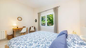 2 Schlafzimmer, BĂŒgeleisen/BĂŒgelbrett, kostenloses WLAN, BettwĂ€sche