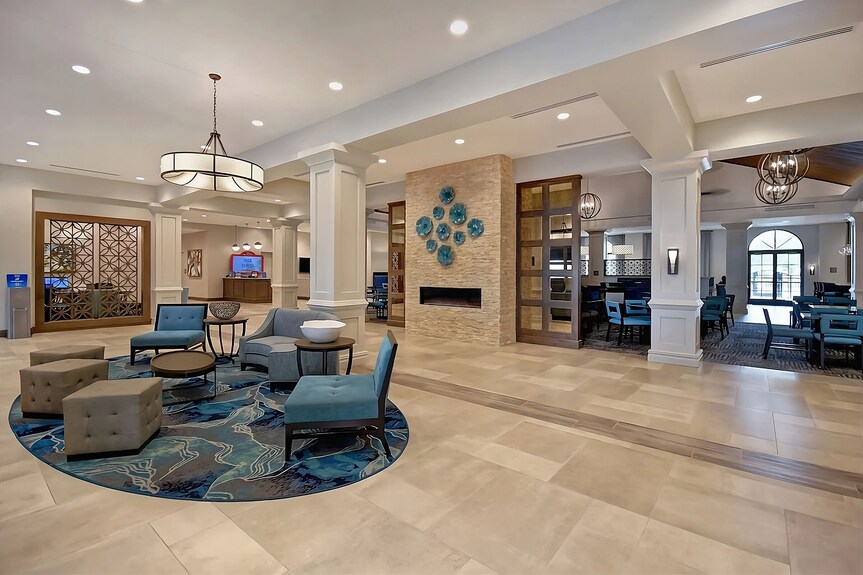 Where Comfort Meets Luxury! Swimming Pool, Kitchenette, Pets Allowed! - Four Corners, FL