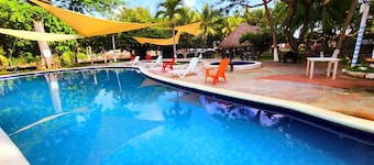 Playa Linda Surf Hotel